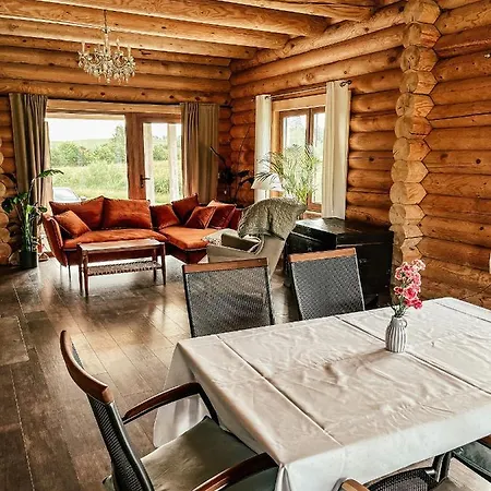 Sielski Dom Z Basenem W Rydzewie *